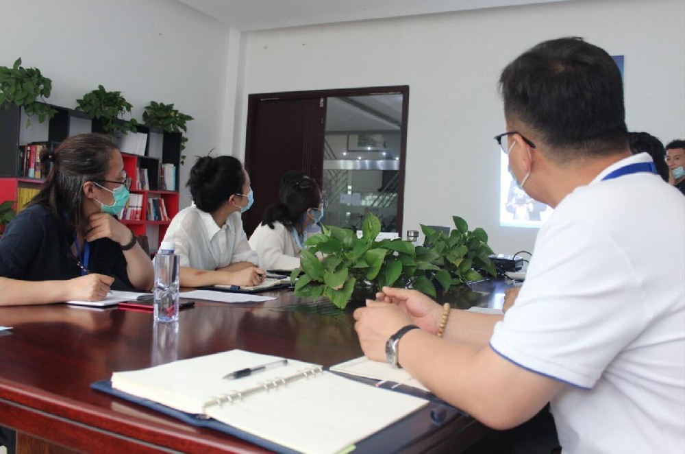 欧蒙工程师对客户订购的喷雾江南app尤文图斯赞助商有哪些进行讨论设计